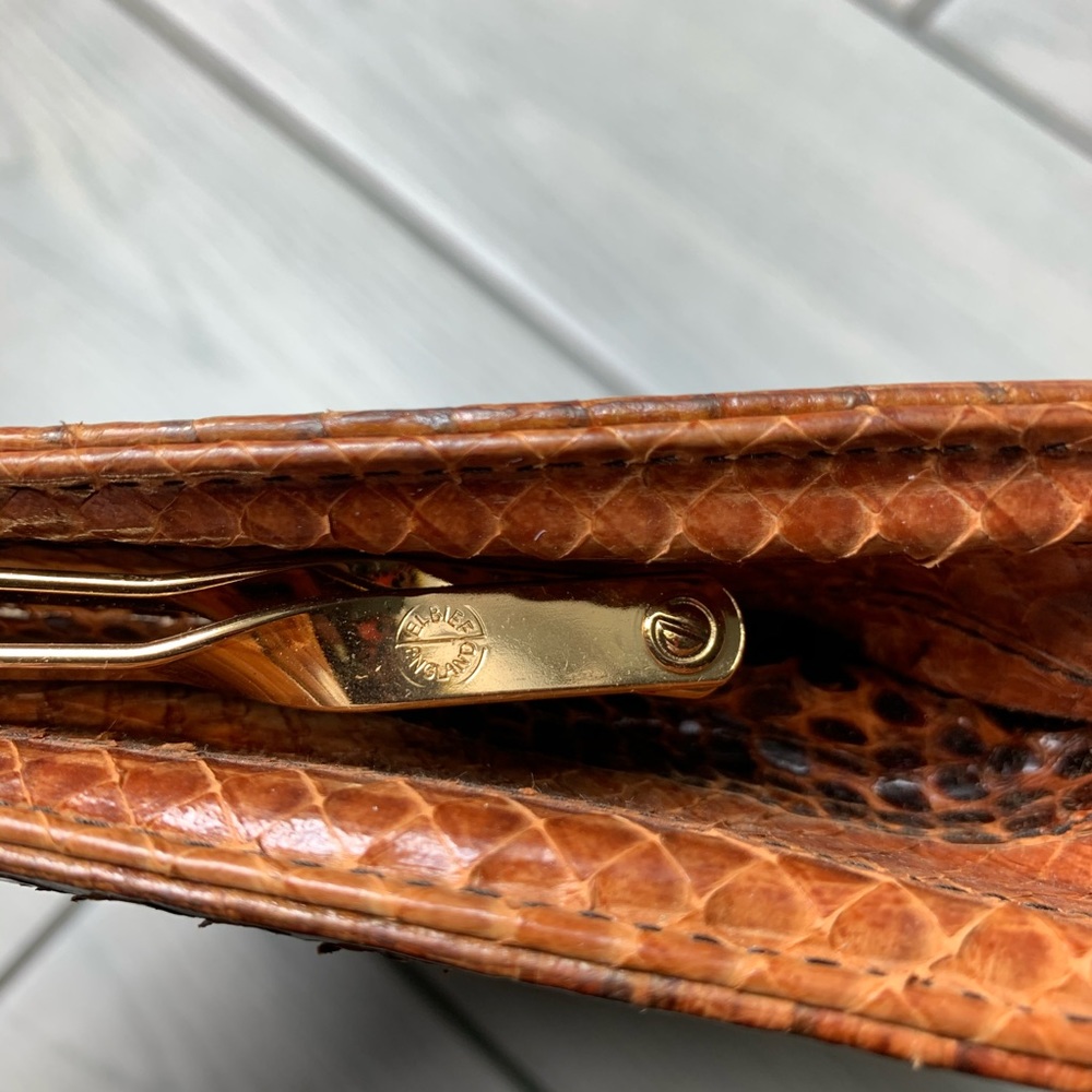 Very Vintage Tan Brown Snakeskin Gold Chain Clutch - Picture 7 of 8